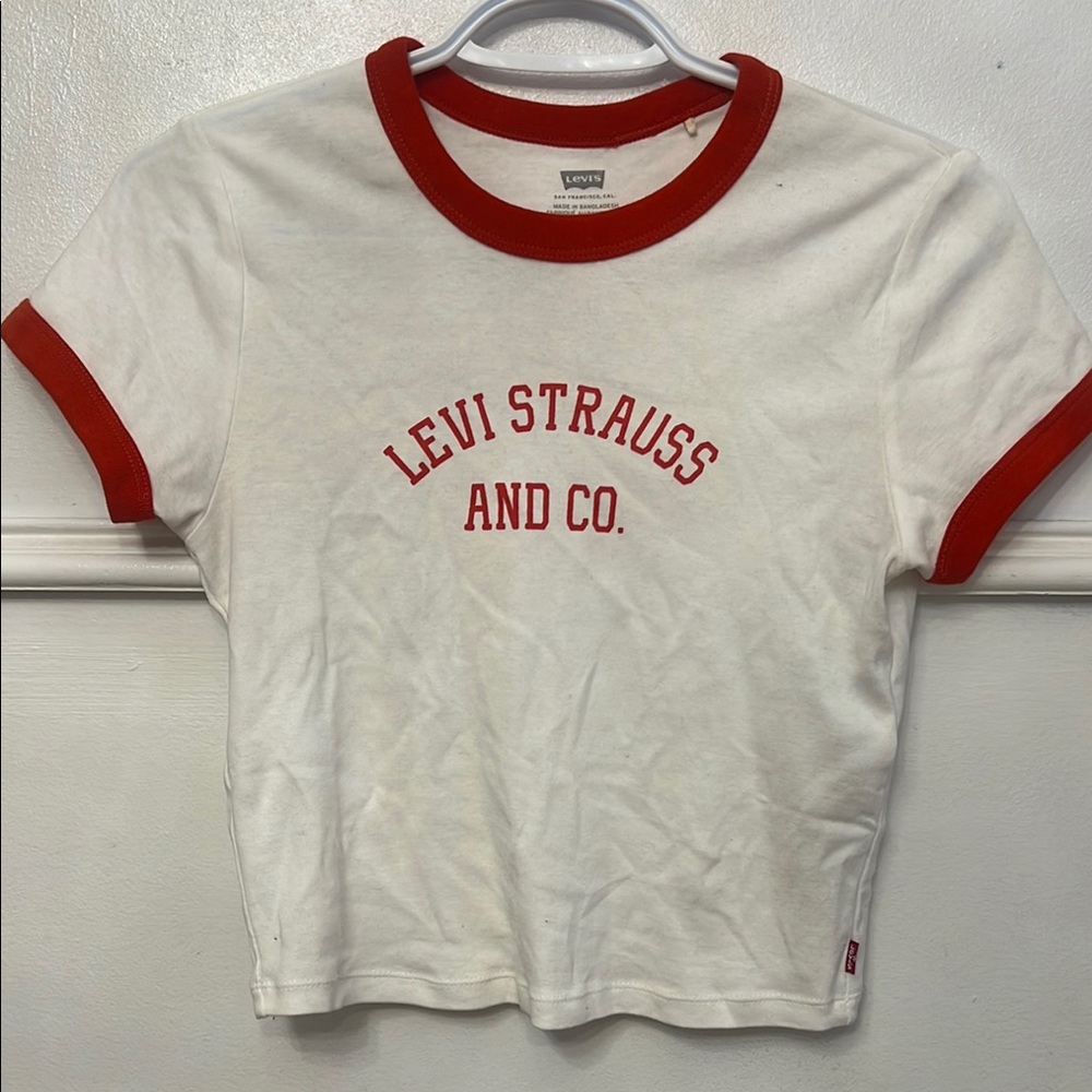Levi's Classic White and Red Short Sleeve Tee form fitting